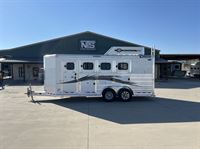 2022 4 horse Cimarron 4 Horse Bumper Pull Trailer