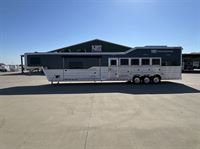 2026 5 horse Cimarron 5 Horse Side Load with 16'6" Outlaw Conversion