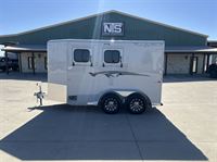 2026 2 horse Trails West 2 Horse Bumper Pull Trailer