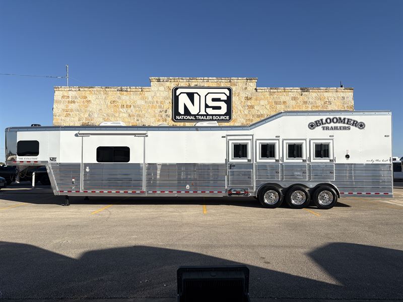 2025 Bloomer 4 Horse Side Load with 19' Outlaw Conversions