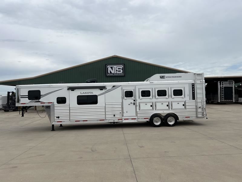 2026 Lakota Trailers Charger 4 Horse 13' Living Quarters