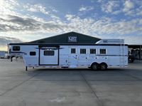 2025 4 horse Bison Silverado 4 Horse Side Load 13' Living Quarters