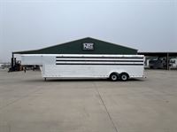 2005 Stock horse C&C 32' Livestock Gooseneck Trailer