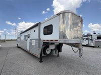 2007 4 horse Hart 4 Horse with 18' Outlaw Conversions