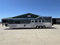 2025 4 horse Cimarron 4 Horse Side Load with 17'9" Outlaw Conversions