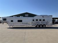 2026 4 horse Cimarron 4 Horse Side Load with 19'6" Outlaw Conversions