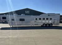 2026 5 horse Cimarron 5 Horse Side Load with 19'3" Outlaw Conversions