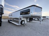 2004 3 horse Platinum 3 Horse 13' Living Quarters