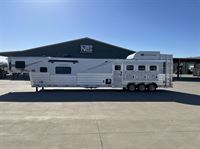 2026 4 horse Lakota Trailers Charger 4 Horse 19' Living Quarters