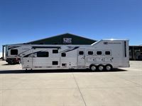 2025 4 horse Lakota Trailers BigHorn 4 Horse Side Load 17' Living Quarters