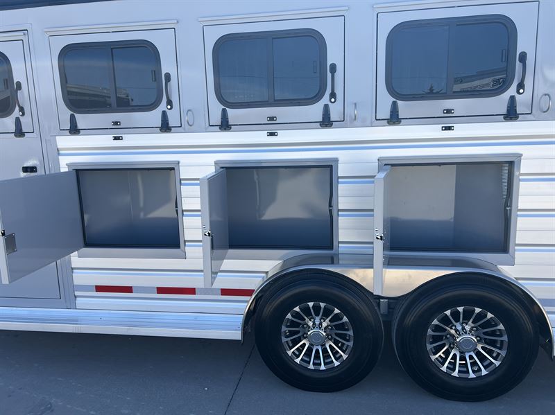 2026 Trails West 4 horse bumper pull trailer