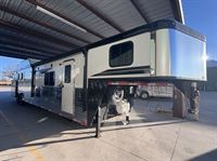 2026 3 horse Bison Ranger 3 Horse Side Load 16' Living Quarters