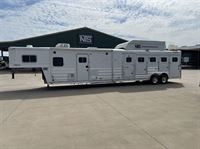 2006 4 horse Platinum 4 Horse 16' Living Quarters