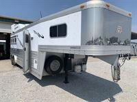 2015 3 horse Platinum 3 Horse 10' Living Quarters