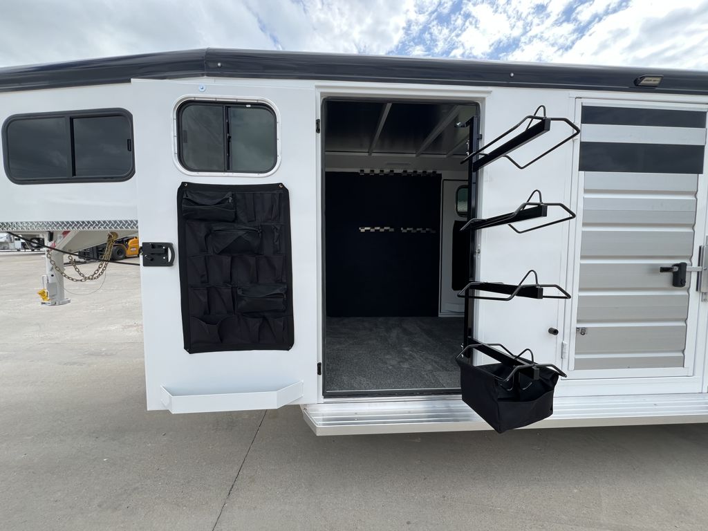 2026 Trails West 28' livestock gooseneck trailer
