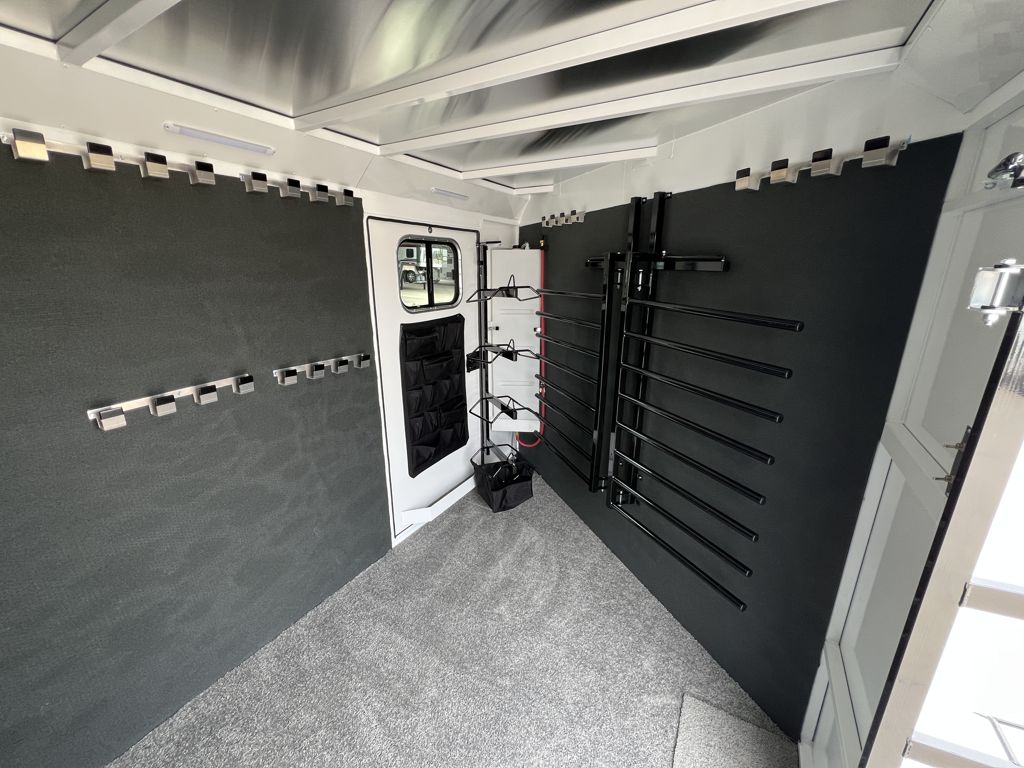 2026 Trails West 28' livestock gooseneck trailer