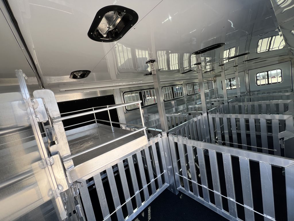 2026 Exiss 8 pen gooseneck trailer