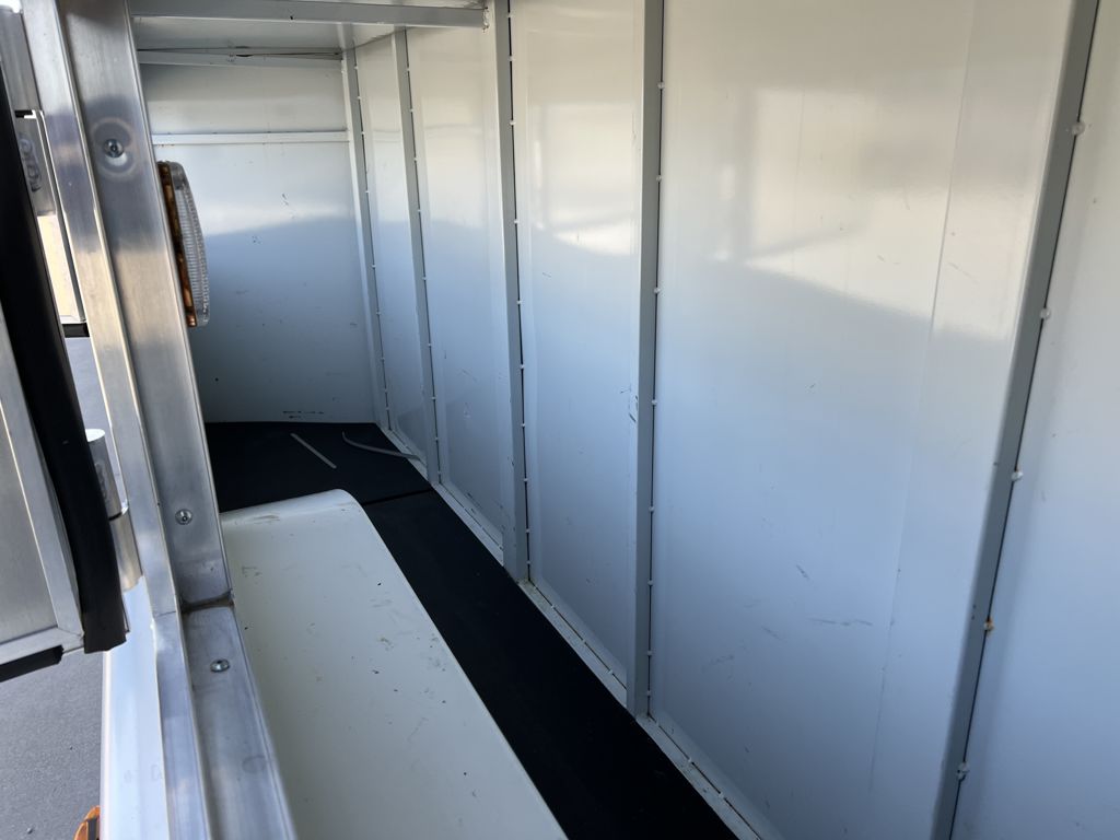 2024 Bison ranger 4 horse side load 16' living quarters
