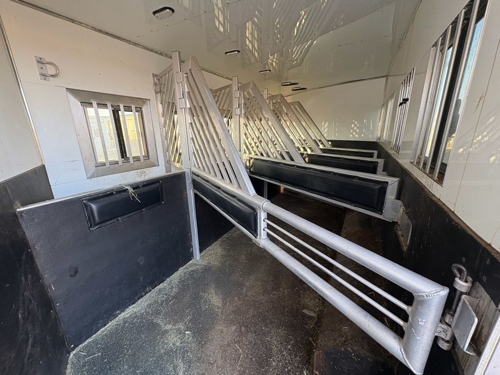 2015 Bloomer 5 horse side load with 21' outlaw conversions