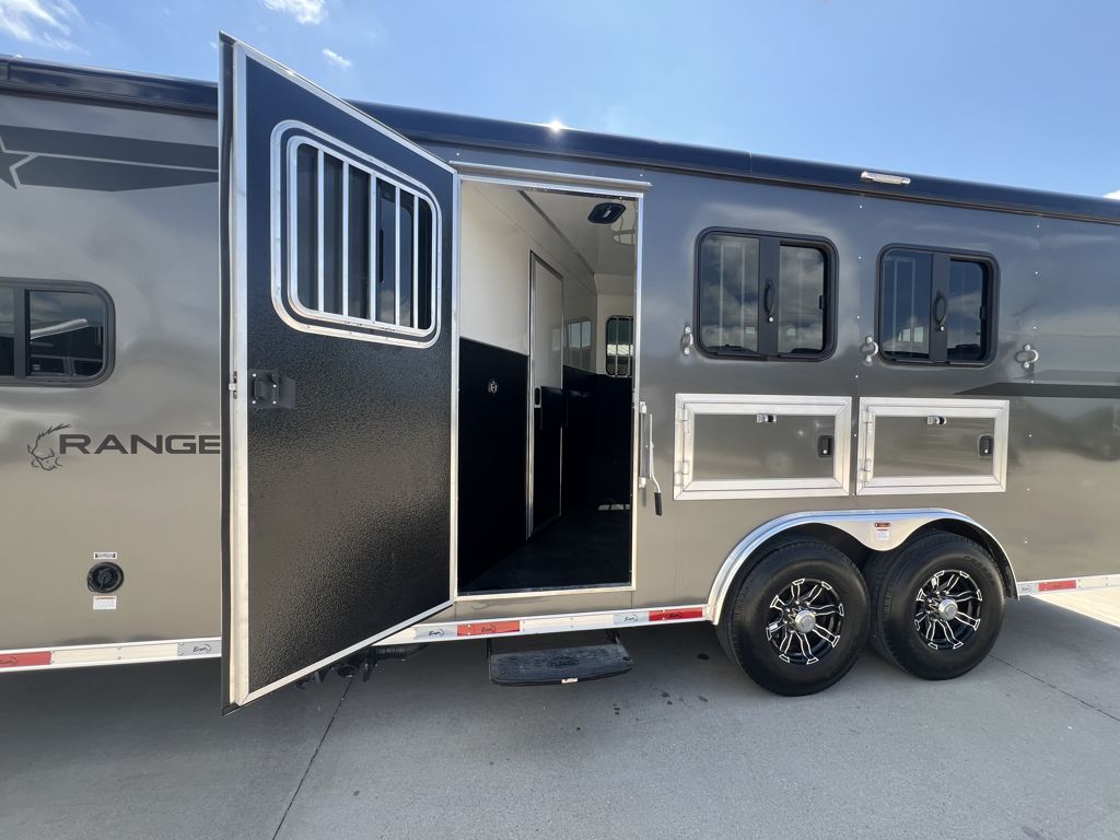 2026 Bison ranger 3 horse 11' living quarters
