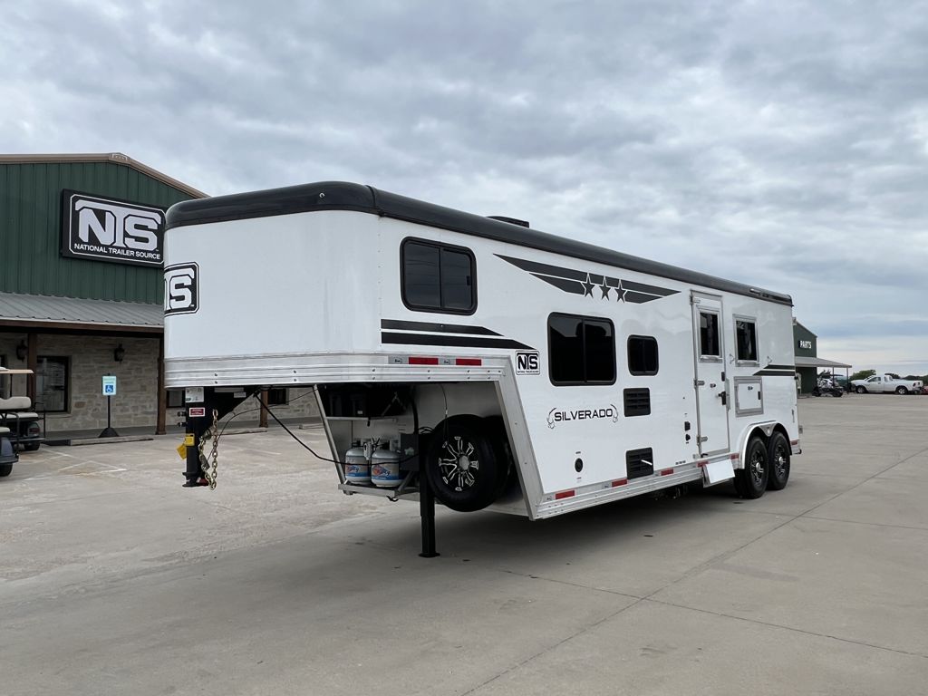 2026 Bison silverado 2 horse 9' living quarters