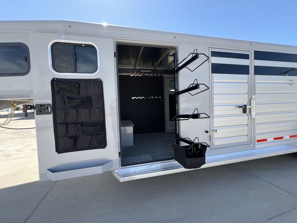 2026 Trails West 24' livestock gooseneck trailer
