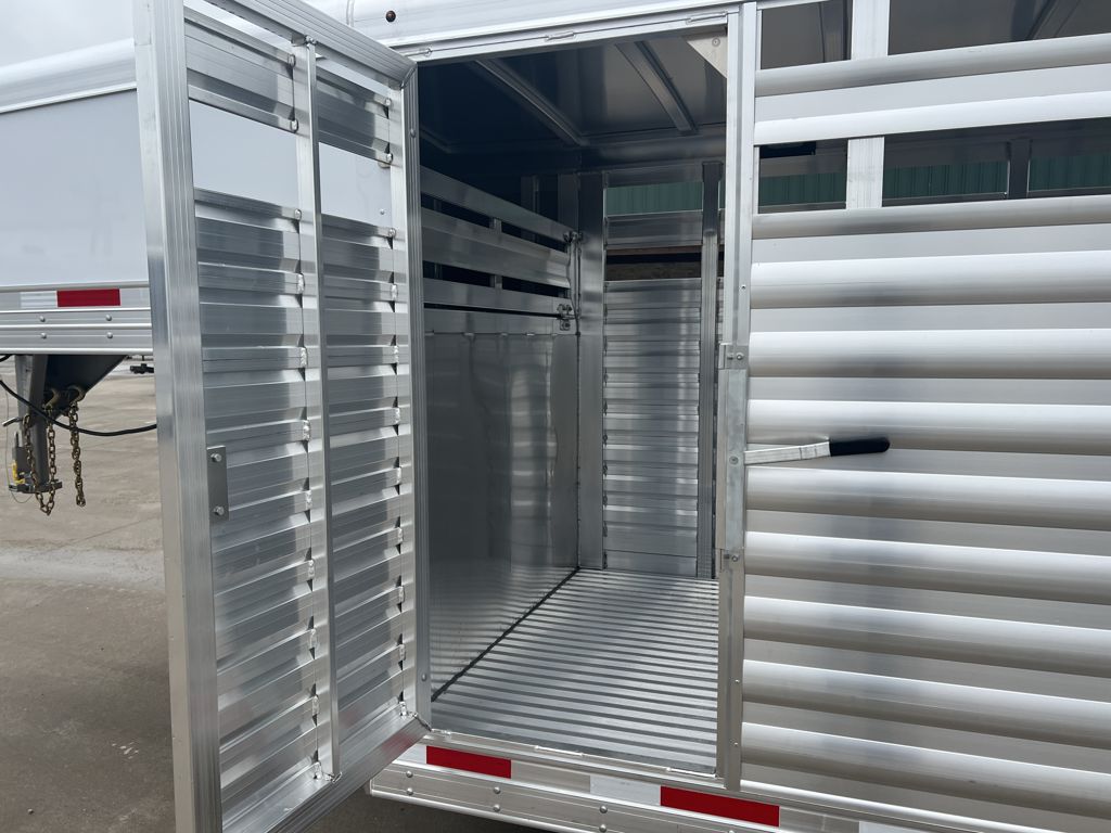 2026 Exiss 24' livestock gooseneck trailer