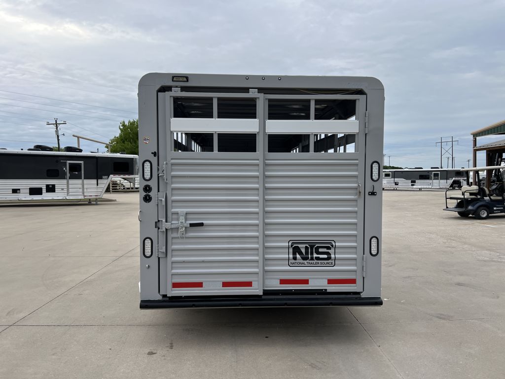 2026 Trails West 25' livestock gooseneck trailer