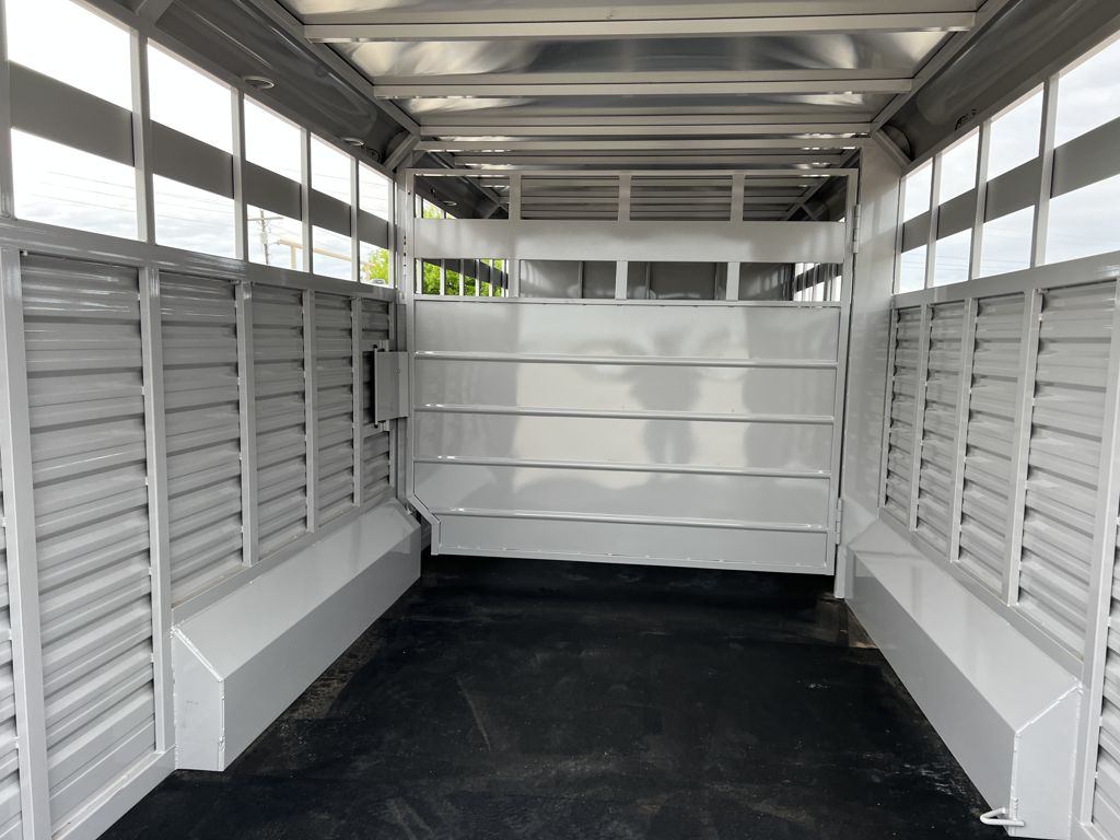 2026 Trails West 25' livestock gooseneck trailer