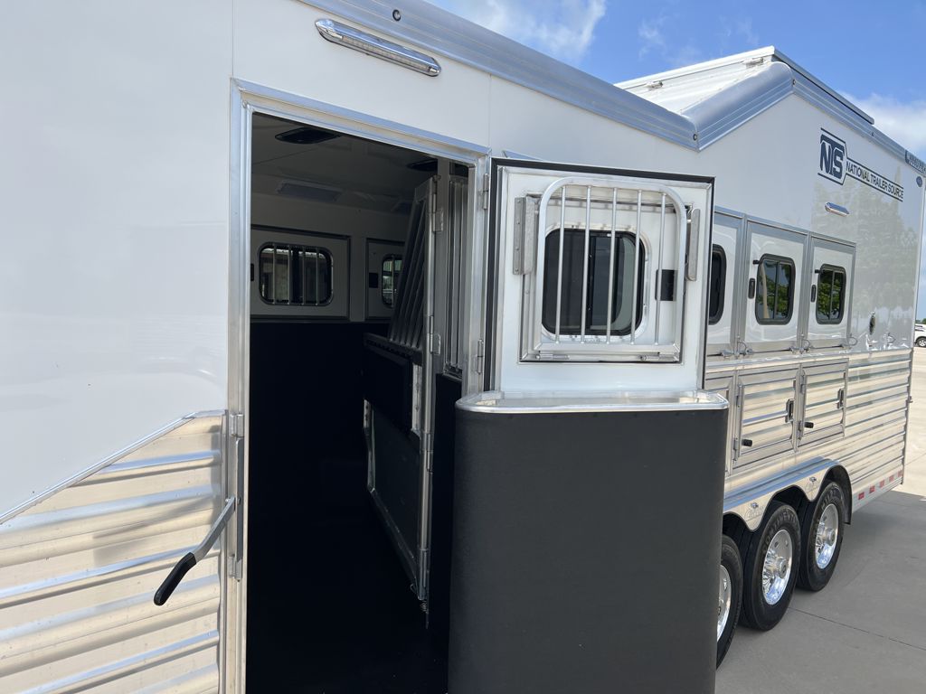 2026 Cimarron 5 horse side load with 15'11" outlaw conversions