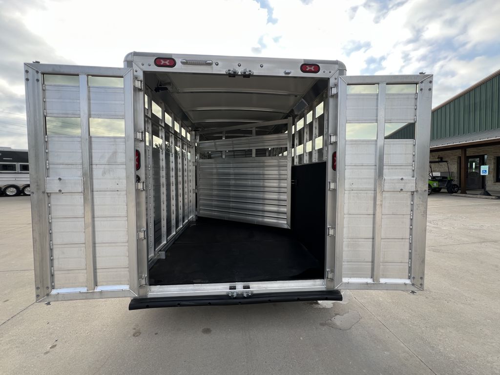 2026 Cimarron 24' livestock gooseneck trailer