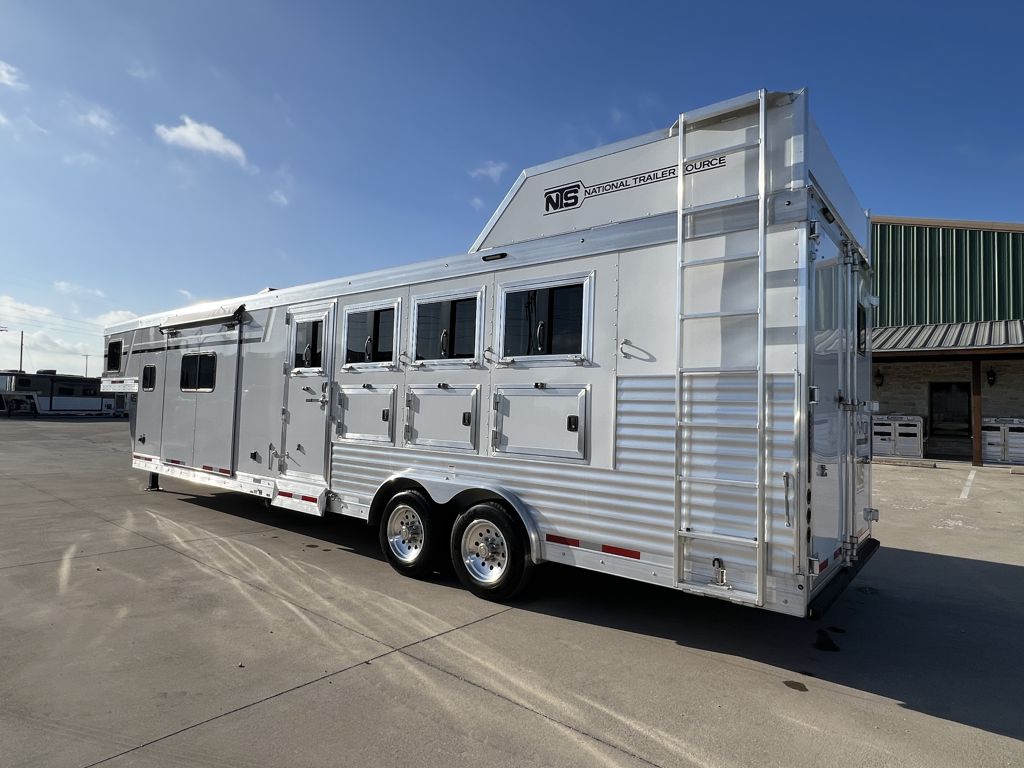 2026 smc patriot 4 horse 13' living quarters