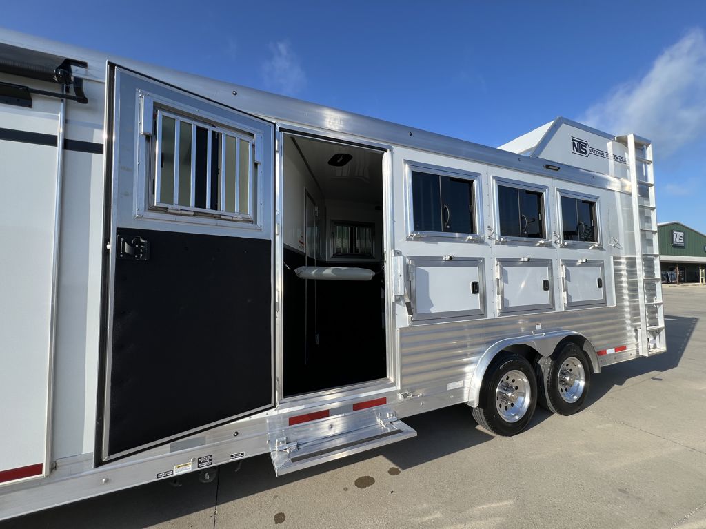 2026 smc patriot 4 horse 13' living quarters