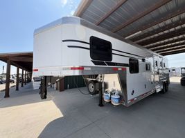 2027 3 horse Lakota Trailers Legacy 3 Horse 9' Living Quarters