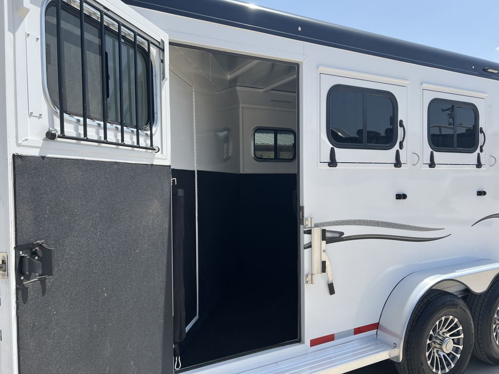 Trailer Photo 2
