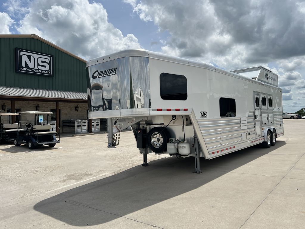 2024 Cimarron 3 horse side load 12' living quarters