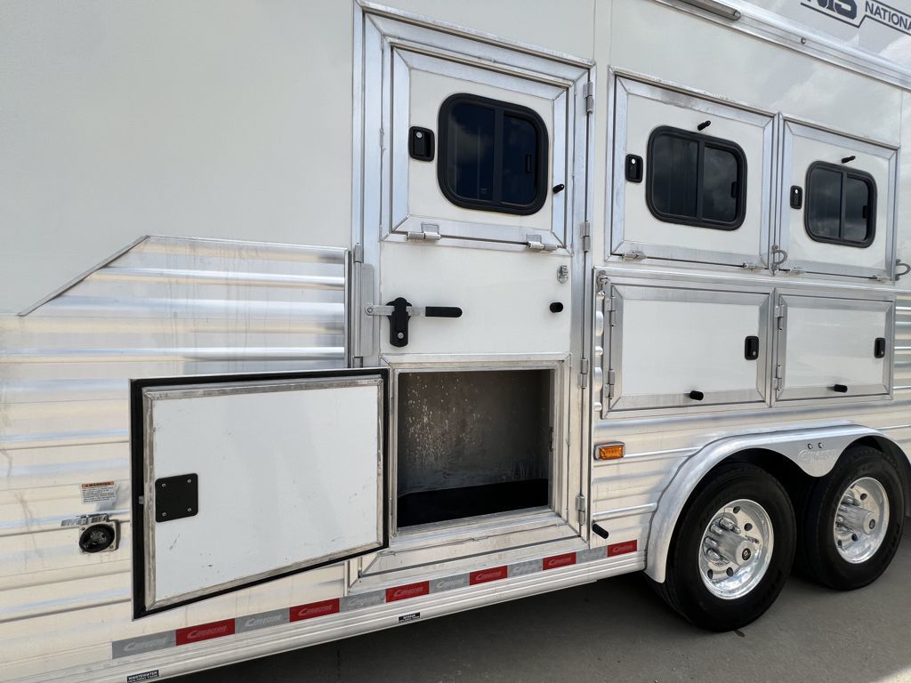 2024 Cimarron 3 horse side load 12' living quarters