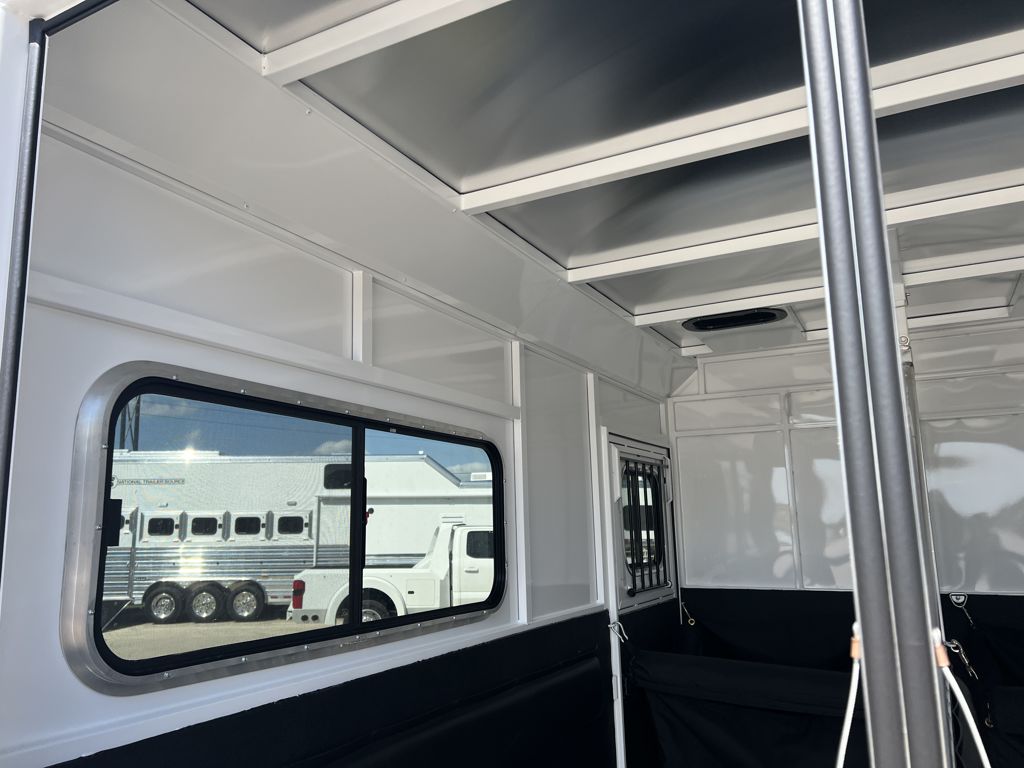 Trailer Photo 11