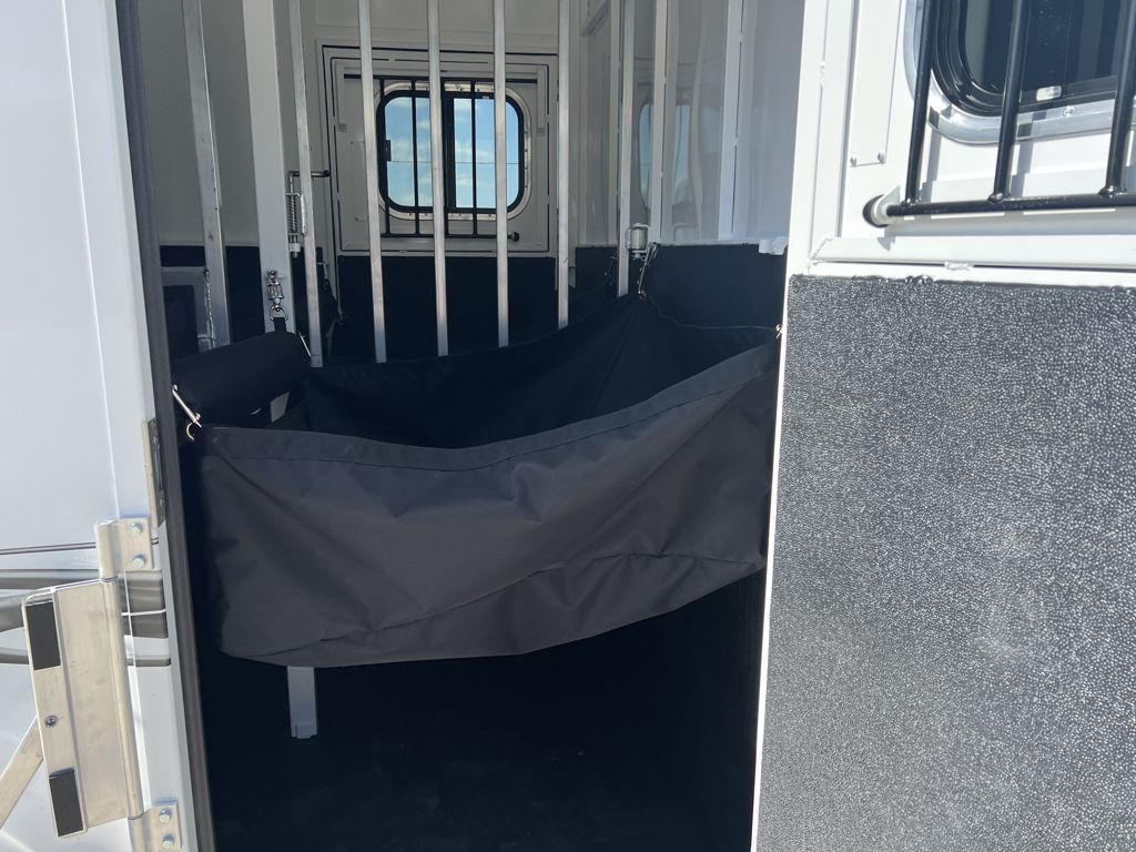 Trailer Photo 15