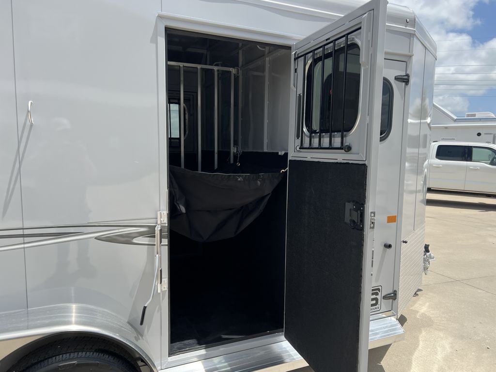 Trailer Photo 11