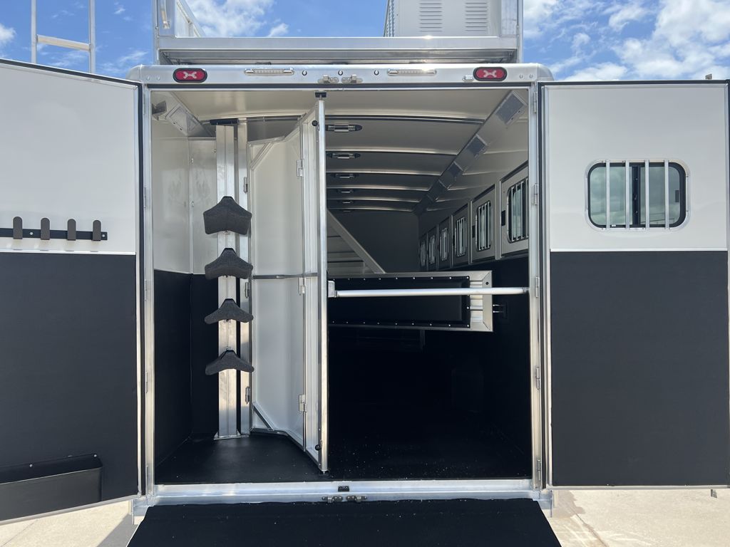 Trailer Photo 14