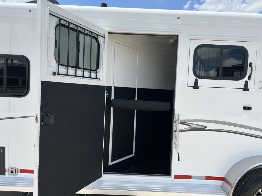 Trailer Photo 2