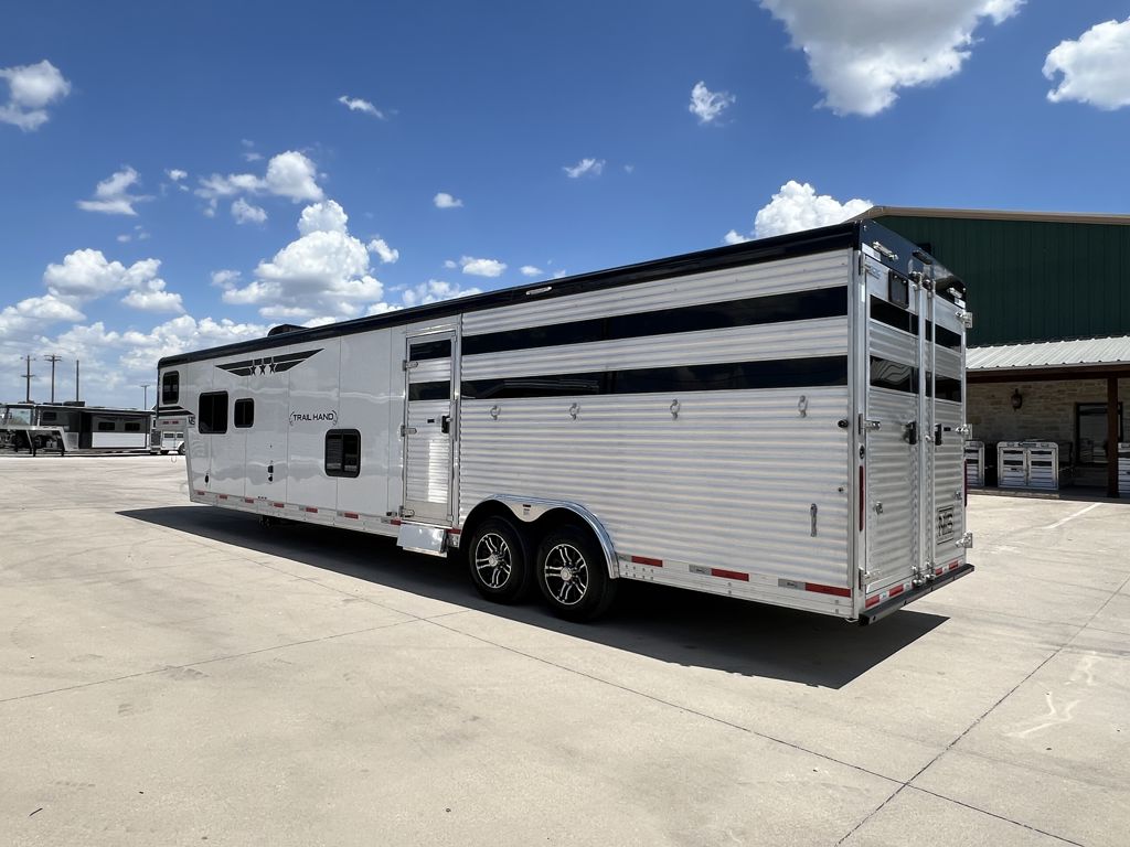 Trailer Photo 4