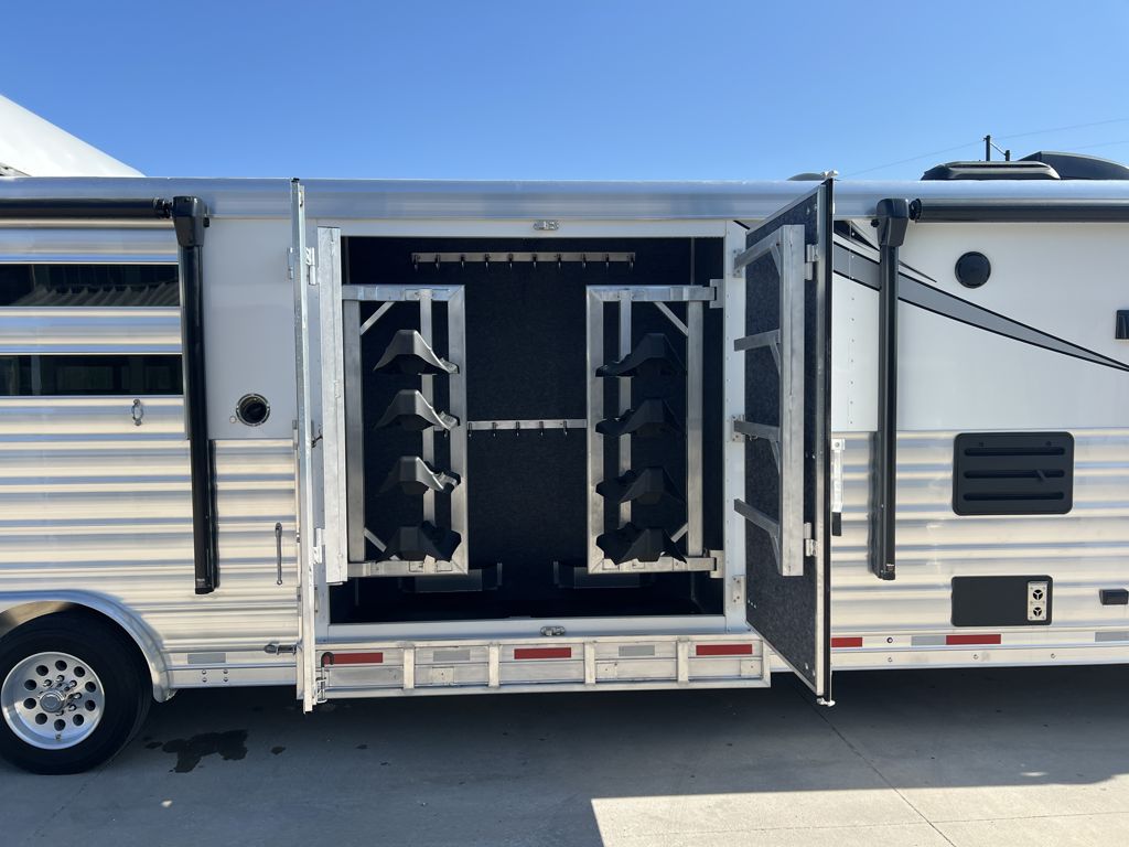 Trailer Photo 10