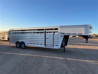 2024  horse Logan Coach 24' Cattleman Stock