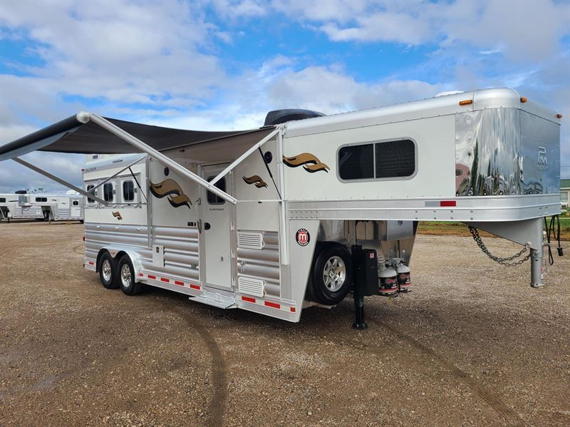 2024 Platinum Coach Outlaw 3HGN w/ 8' SW Outlaw GENERATOR