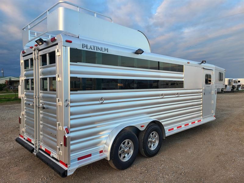 2025 Platinum Coach 4 horse 4' sw 7'6" wide swing out saddle rack