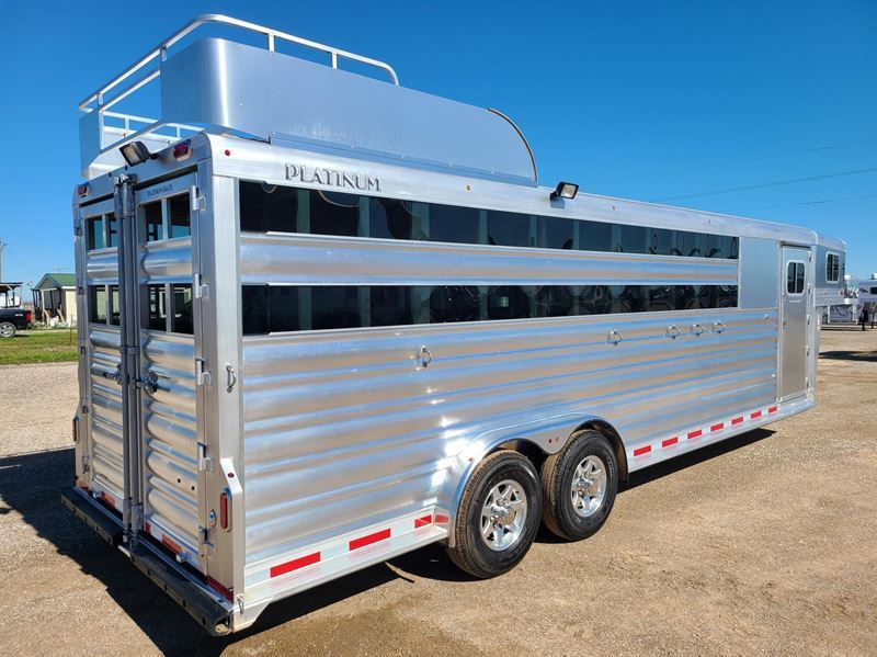 2024 Platinum Coach 25' stock combo 7'6" wide..swing out saddle rack!