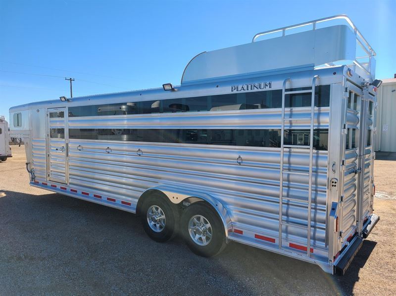 2024 Platinum Coach 25' stock combo 7'6" wide..swing out saddle rack!