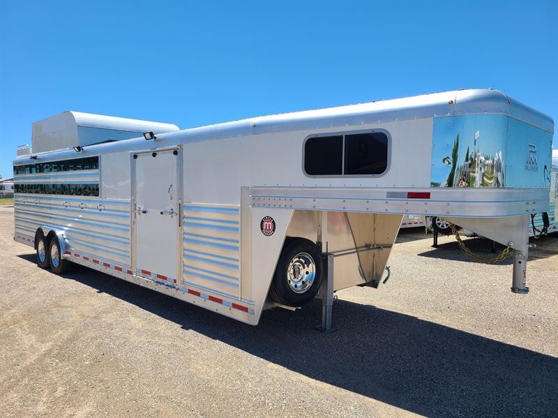 2024 Platinum Coach 32' haul 4, 5, 6, 7...box stalls!!